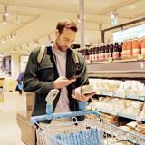 Webinars - GS1 Graded Consumenten Man Scant Vegetarische Verpakking HIGHRES (1)