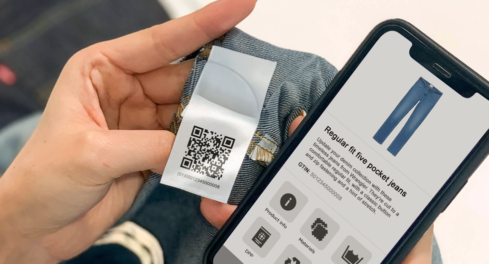 GS1 past binnen eerste Europese normen voor digitaal productpaspoort - DPP Spijkerbroek