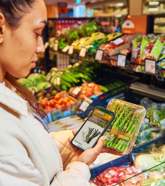 Samen meer mogelijk maken met productdata - Vrouw Scant Groente In Supermarkt